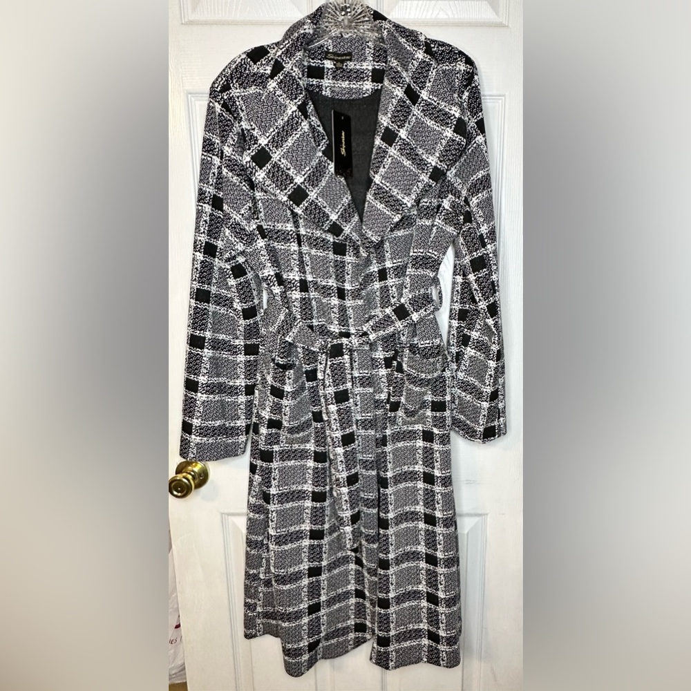 NWT Women’s Black & White Coat by Shinestar. Lightweight Coat that Stretches